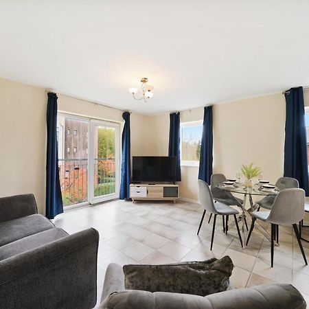 Stoke-on-Trent Peaceful 2Br Flat With Historic Bottle Kilns View & Free Parking Located Near City Centre מראה חיצוני תמונה